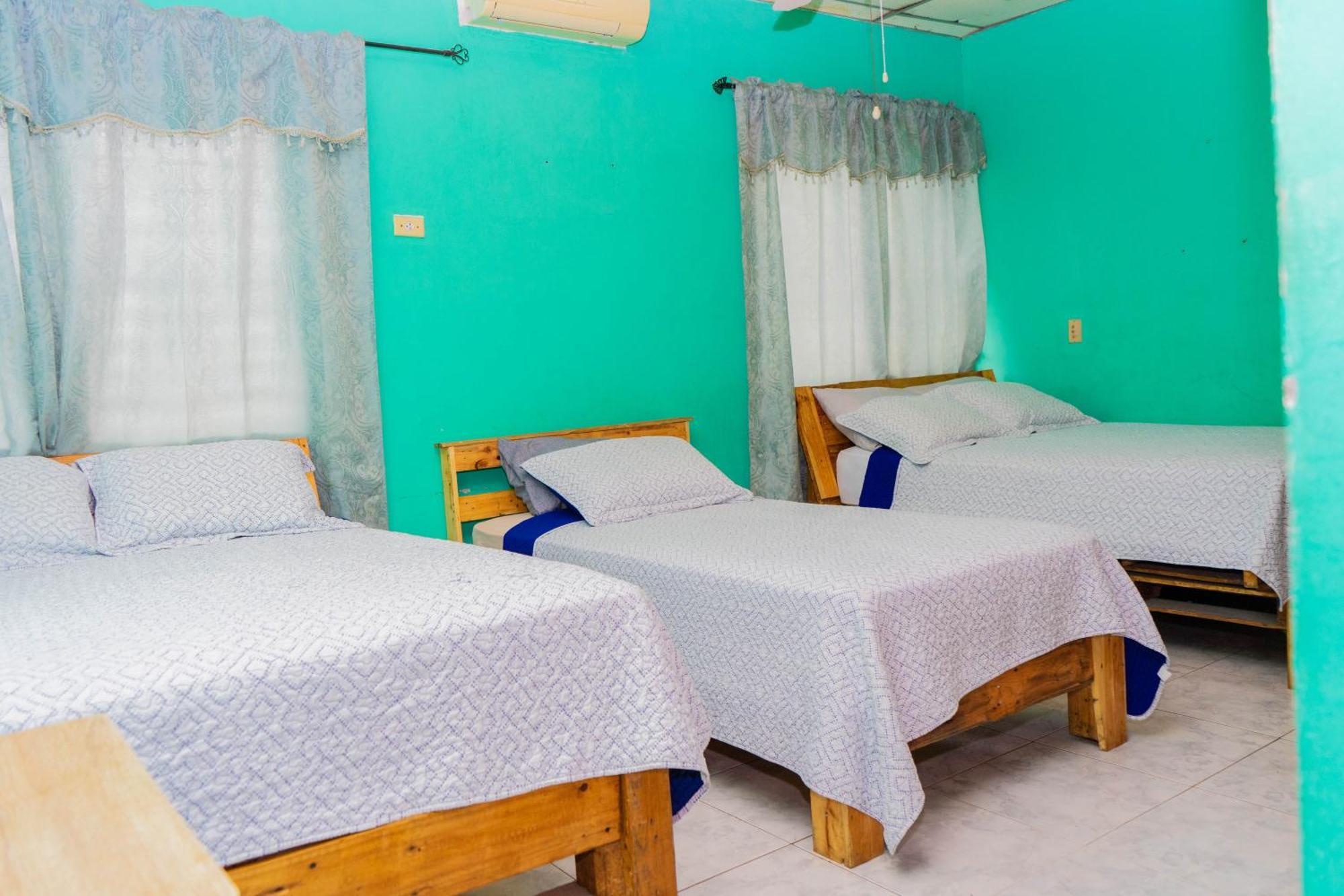 Hostal Familiar Argenal - David Ngoại thất bức ảnh